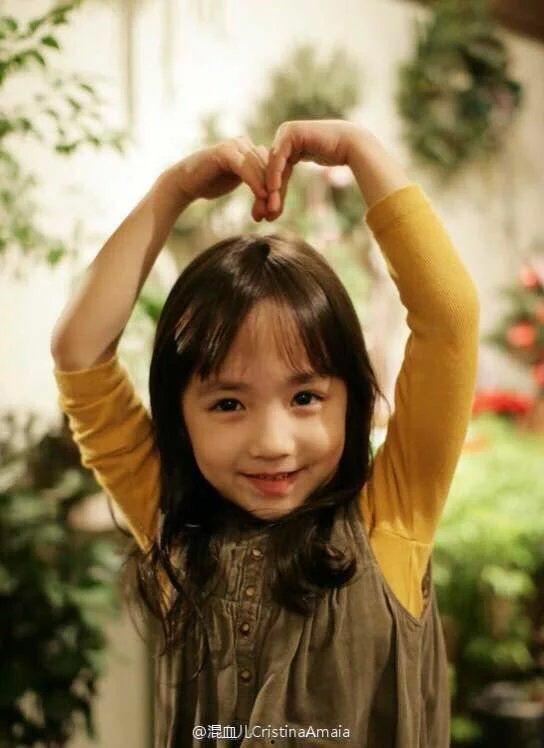 娱乐圈爆料小菊是谁的女儿,小菊身世揭秘，竟是某巨星之女！  第2张